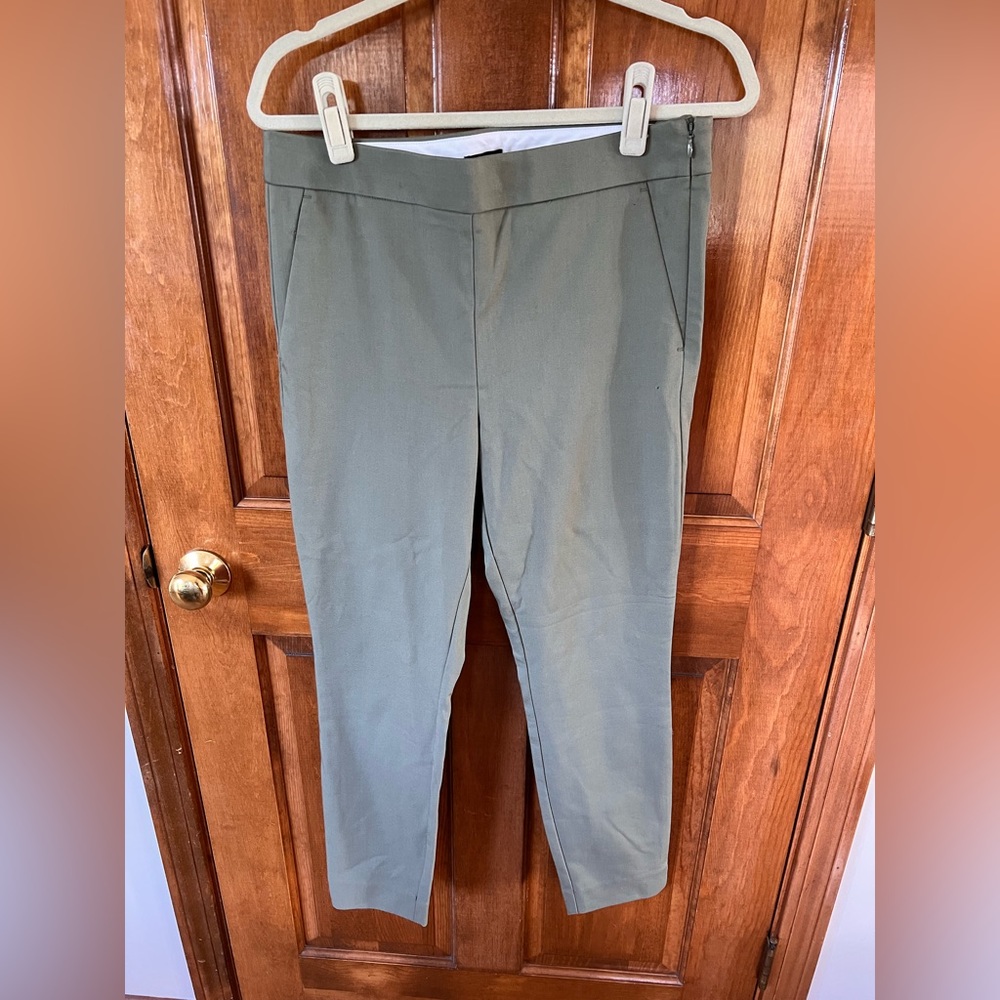 NWT LOFT Skinny Ankle Pant in Olive Size 8